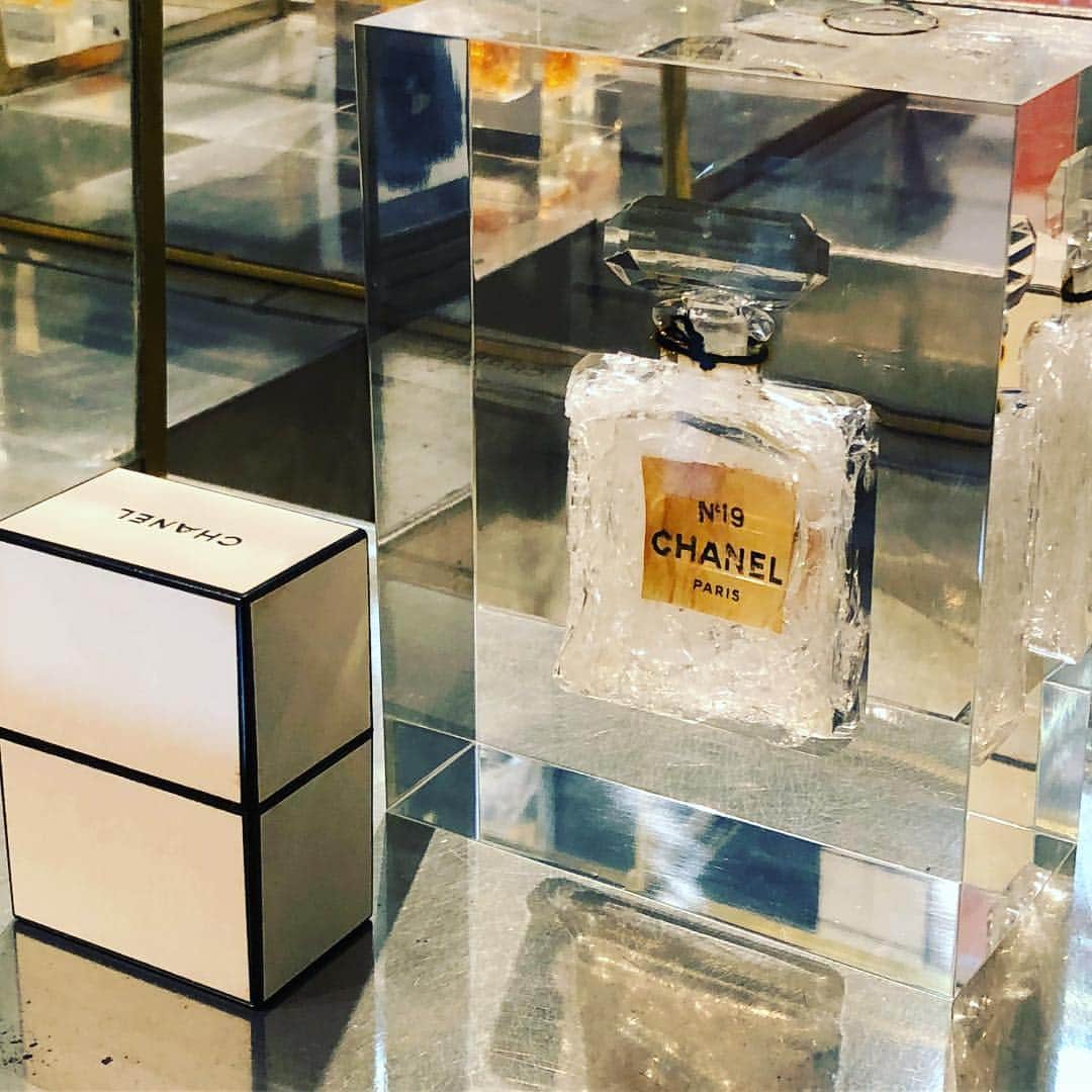 林信行のインスタグラム：「A work by ATELIER matic at “As It Is” exhibition @ Gallery MUVEIL」
