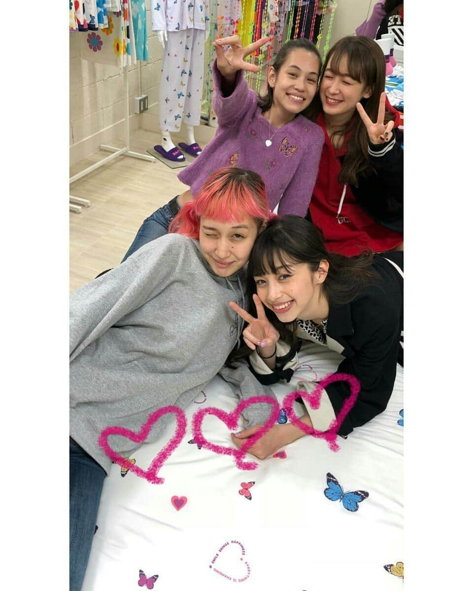 Kiko Mizuhara Fanstagramさんのインスタグラム写真 - (Kiko Mizuhara FanstagramInstagram)「❤❤❤❤ #水原希子 #kikomizuhara #mizuharakiko #kikoxxx #i_am_kiko #officekiko」11月17日 17時29分 - k_i_k_o_x_