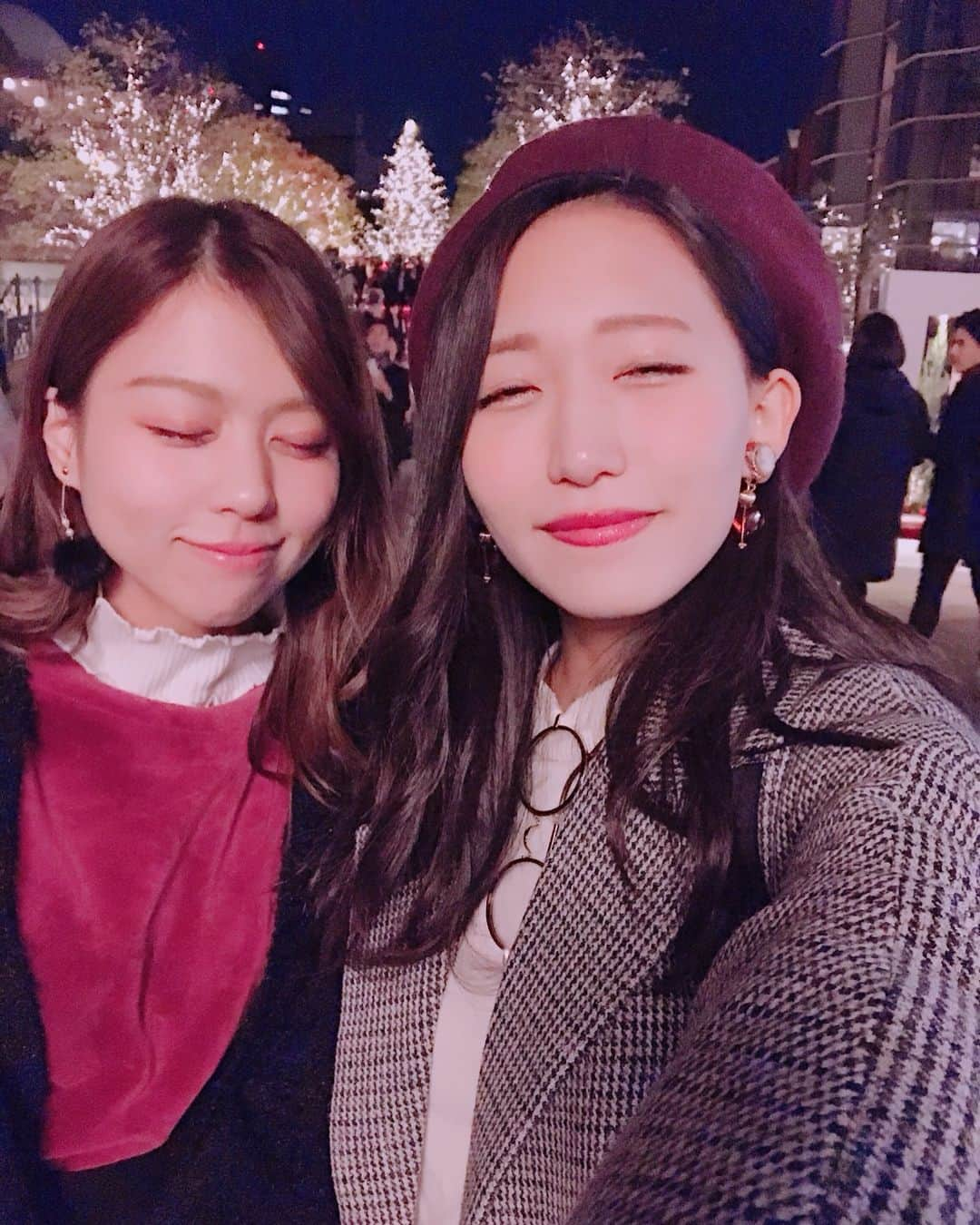 青木千春さんのインスタグラム写真 - (青木千春Instagram)「＊ ＊ ＊ Xmas🎄❄💗 クリスマスの時期が やってきた〜*ଘ(੭*ˊᵕˋ)੭* ੈ✩‧₊˚ クリスマスの雰囲気とか イルミネーションとか いちばん好きな季節...♪*ﾟ ＊ ＊ ＊  #Xmas #クリスマスツリー #恵比寿ガーデンプレイス #イルミネーション #キラキラ #冬」11月18日 0時04分 - chiiihaaarun