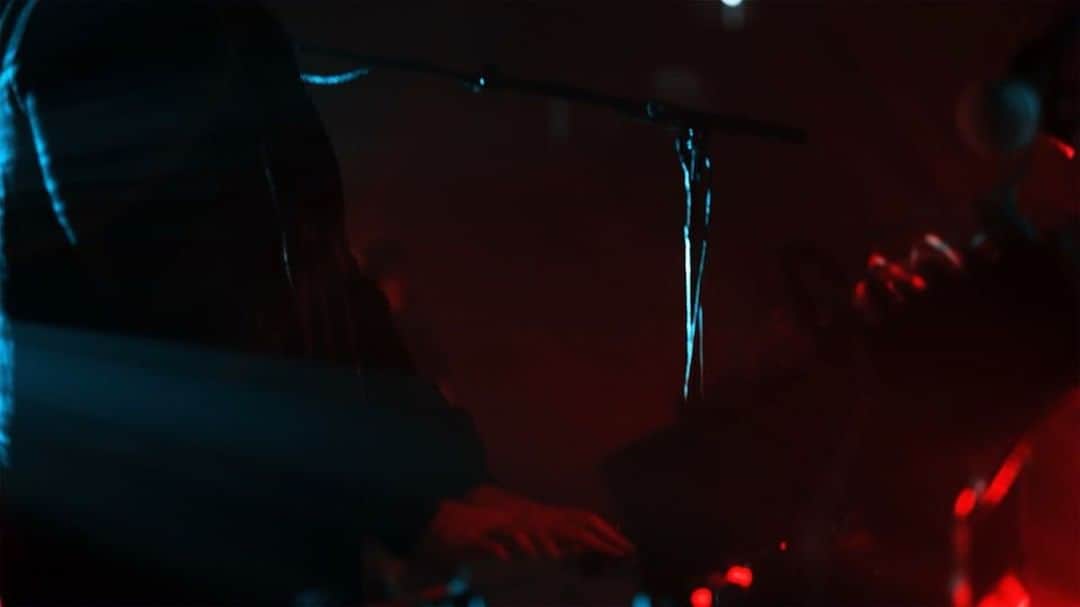 ナイン・インチ・ネイルズのインスタグラム：「‘The Lovers’. Live from Rehearsal July 2017. The 'Add Violence' LP is available now in the official NIN store; link in bio.」