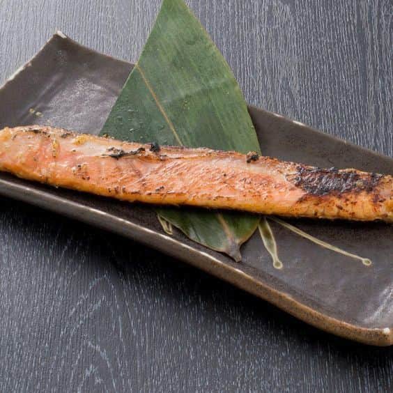 渋谷東急本店前ひもの屋のインスタグラム：「ブログ更新しました！ 「備長炭で焼き上げるおいしさをお楽しみください ｜渋谷東急本店前ひもの屋」 当店へのご来店お待ちしております。 ▼詳しくはこちらから▼ https://goo.gl/7vqTQL 電話番号　050-7302-3161 #渋谷 #渋谷東急本店前ひもの屋 #日本酒 #宴会 #歓送迎会 #ひもの #和食」