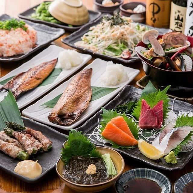 渋谷東急本店前ひもの屋のインスタグラム：「ブログ更新しました！ 「ズワイガニ漁解禁！カニの季節です｜渋谷東急本店前ひもの屋」 当店へのご来店お待ちしております。 ▼詳しくはこちらから▼ https://goo.gl/5gsamK 電話番号　050-7302-3161 #渋谷 #渋谷東急本店前ひもの屋 #日本酒 #宴会 #歓送迎会 #ひもの #和食」