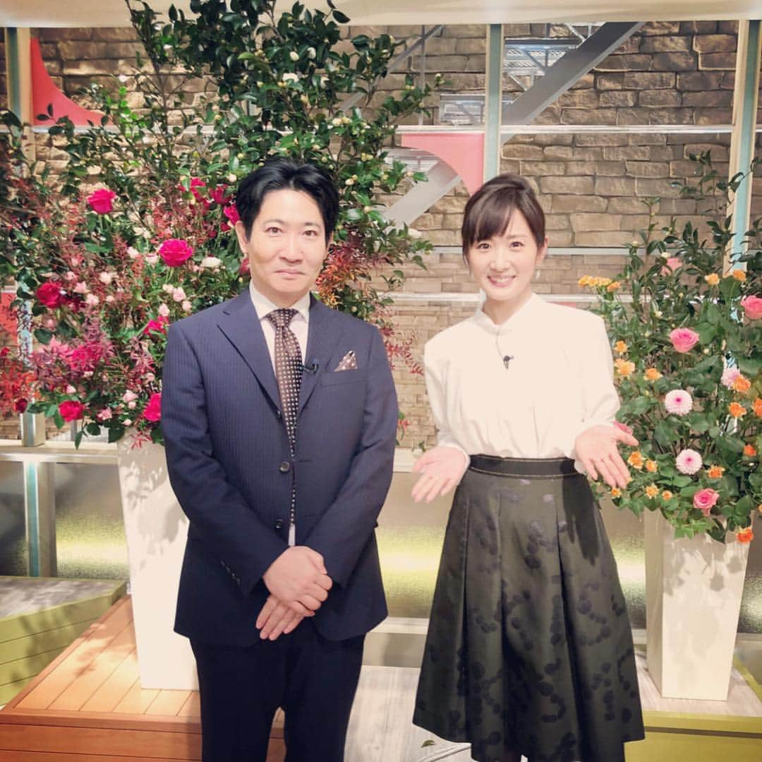 高島彩さんのインスタグラム写真 - (高島彩Instagram)「11月18日のサタステ 今日は磯田さんの国宝展取材VTRをご覧いただきました！ あんなに嬉しそうな磯田さんはじめて✨熱い想いが伝わりましたね。 そんな磯田さんに今日の衣装褒めていただきまさした😊 #Sinequanone トップス #ottodAme ボトムス #磯田さん #いつも番組を和かに見守ってくれています #サタデーステーション」11月18日 22時27分 - aya.takashima_official_2021