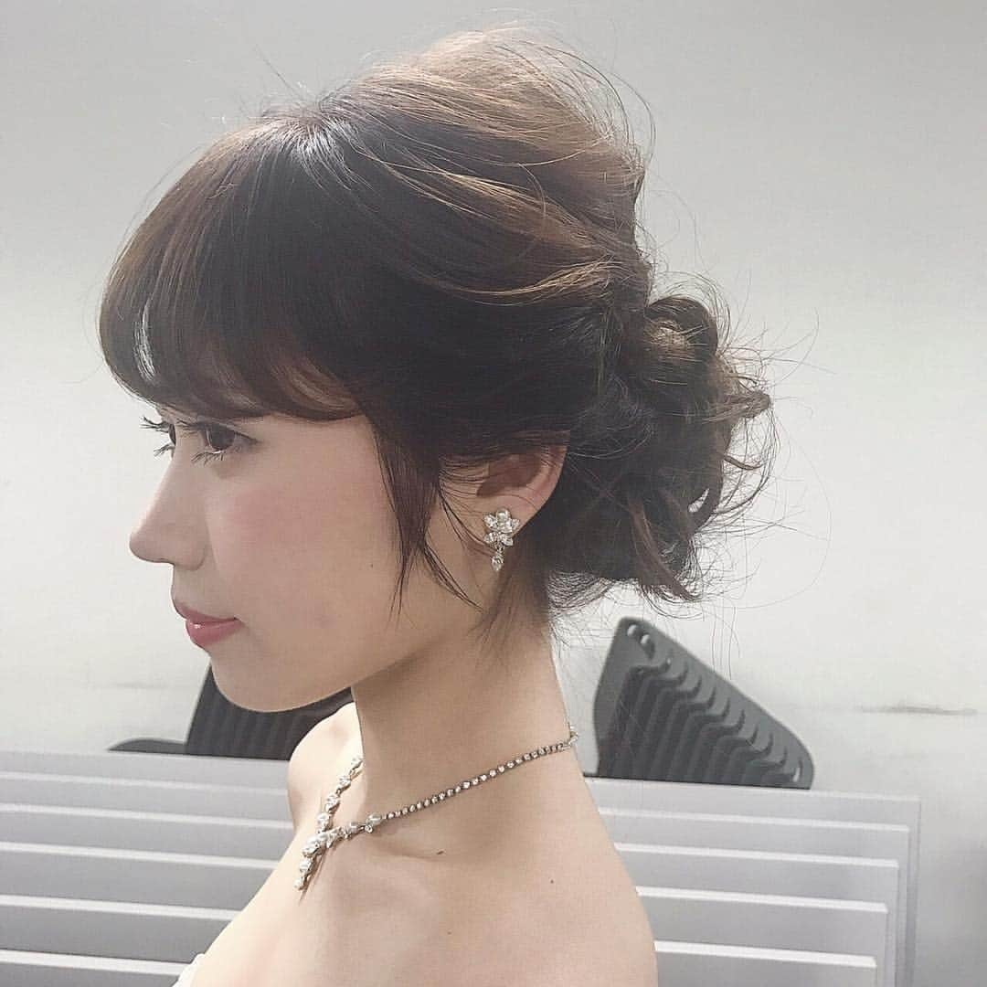 堺美紗稀さんのインスタグラム写真 - (堺美紗稀Instagram)「. コンテスト当日のヘアメイクは、ZACC表参道店の方にしていただきました💓 私のこのウエディングのアレンジは10分しかなかったのにお願いしていた通りにしてくださったんです😍 福間さんありがとうございました😌💕 #aoyamamisscon2017 #zacc」11月18日 16時06分 - misaki__sakai