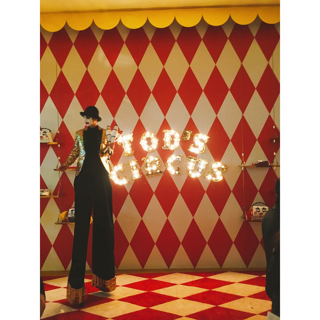 宮田聡子さんのインスタグラム写真 - (宮田聡子Instagram)「#tods のパーティーに行ってきました。 今回はサーカスをテーマにしていて、店内もサーカス一色でワクワクしました❤️ いつもと一味違うtod'sも魅力的でした❤️❤️❤️」11月18日 17時30分 - miyatasatoko