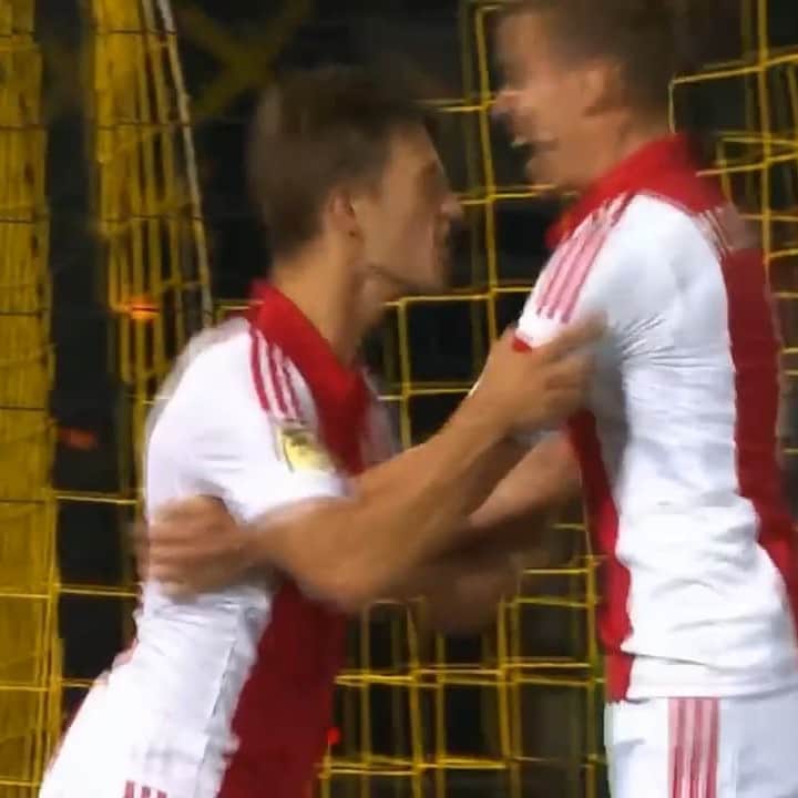 ジョエル・フェルトマンのインスタグラム：「Matchday! ❌❌❌ @afcajax」