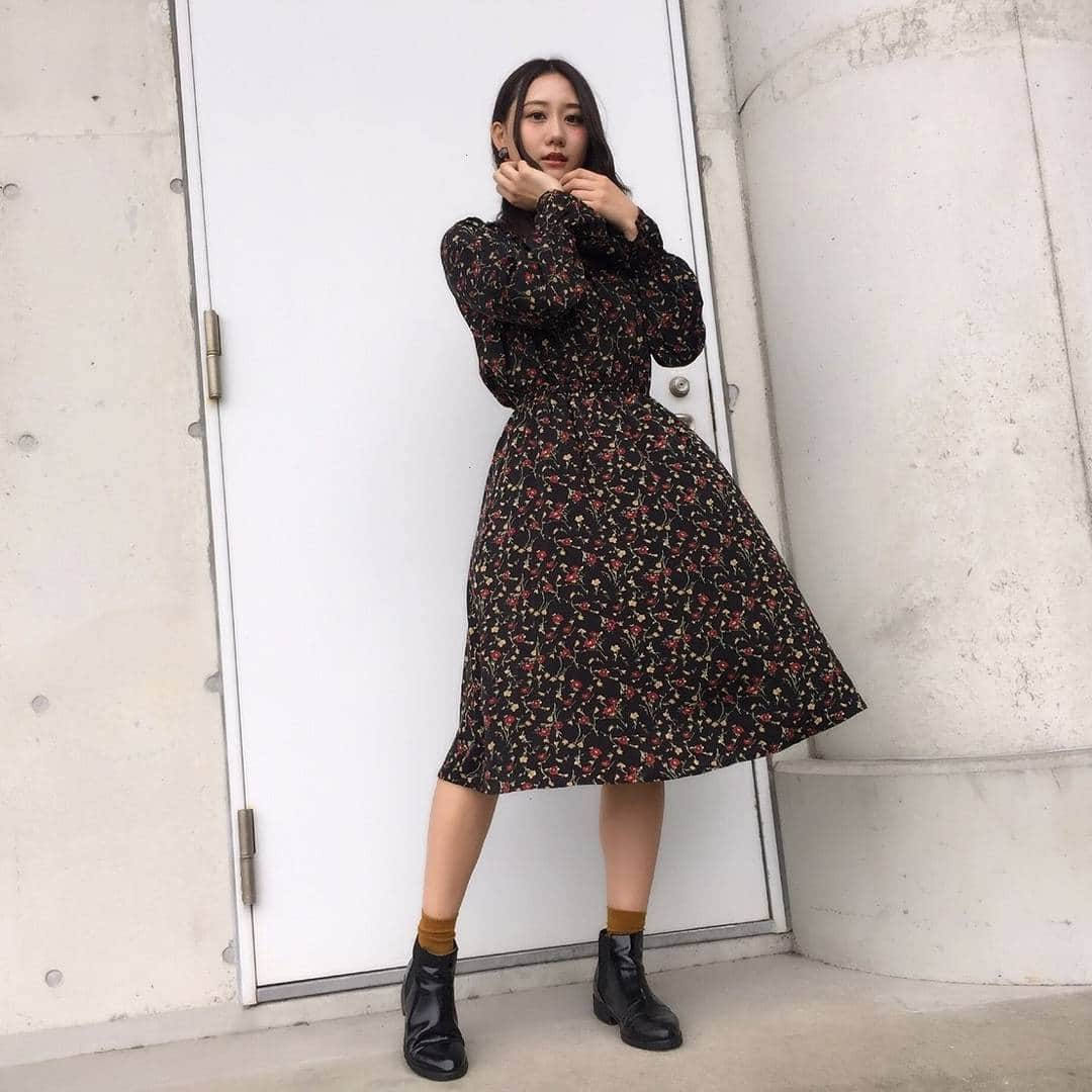 古畑奈和さんのインスタグラム写真 - (古畑奈和Instagram)「今日の私服 ． ． 女の子のファンの皆さまから ブランド名を知りたい 奈和ちゃんとお揃いしたい と嬉しい声をたくさん頂いたので ブランド名を書いておきますね🐰 ． ． dress #magesticlegon earrings #lowrysfarm  #SKE48 #AKB48 #私服 #私服コーデ」11月18日 20時19分 - nao_furuhata