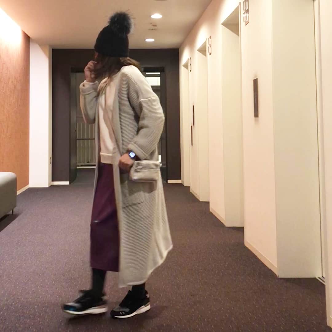 kawakami momokoさんのインスタグラム写真 - (kawakami momokoInstagram)「休みの日は楽ちんスタイル  ヒートテックダウンをインして  #fifth の #ロングニットマキシガウン を これ、 30%OFFクーポン で 11/18(土)23時59分　まで、2975円 安すぎ！！！ カーディガン#fifthtl #フィフス トレーナー#astraet #アストラット スカート#stunninglure #スタニングルアー スニーカー#addidas #emmi  バッグ#jandmdavidson  #fifthコーデ #秋コーデ #今日のコーデ #プチプラコーデ #プチプラ #コーデ #シンプルコーデ #ファッション #コーディネート #カーディガン #fashion  #outfit #coordinate  #style  #ootd  #instagood  #instafashion」11月18日 21時59分 - momoko.kawakami.29