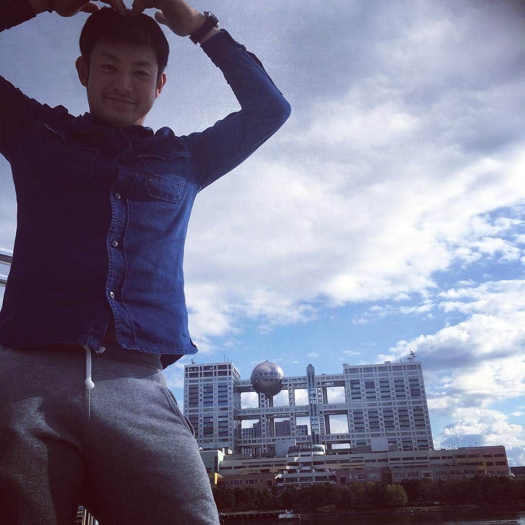 のインスタグラム：「クルージング‼️ よしの全力の "きっかけはフジテレビ〟 #クルージング＃吉田裕太#フジテレビ前#天気良好#いつもありがとうございます❤️」