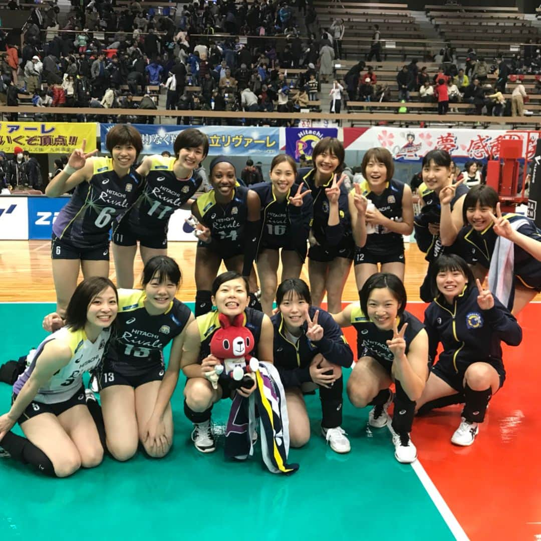 芳賀舞波のインスタグラム：「🍄 リーグ戦も2Legスタート‼️ 今週の1勝は本当に嬉しかった❤️ どんな時も心はひとつ！！ まだまだ続くリーグ戦🏐 チーム全員で闘います✊🏻 応援よろしくお願いします✨ 🍄 #DAZNにハイタッチは恥ずかしい🙈 #たきやまちゃんの絵かわいい❤️」