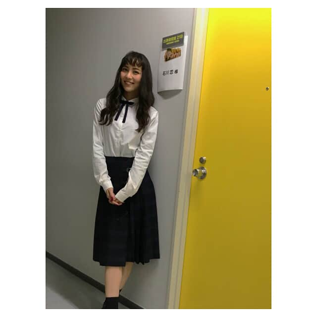 石川恋さんのインスタグラム写真 - (石川恋Instagram)「この後23:56〜TBS「なかい君の学スイッチ」O.A🌈衣装は毎回学校の生徒っぽく制服風なんです👩‍🎓💫観てね！#TBS #なかい君の学スイッチ」11月20日 19時10分 - ren_ishikawa