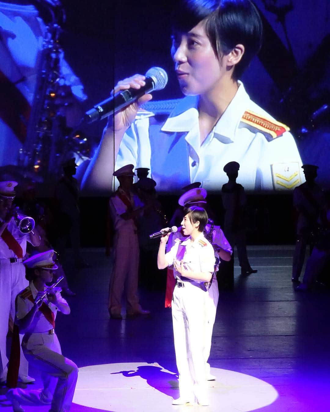 のインスタグラム：「陸上自衛隊中部方面音楽隊 『 新世紀エヴァンゲリオン』より  魂のルフラン #自衛隊音楽まつり #鶫真衣 陸士長  #歌姫 #music #musicfestival」