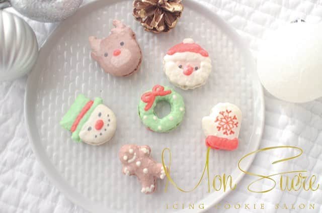 Maiko Shibataさんのインスタグラム写真 - (Maiko ShibataInstagram)「クリスマスマカロンアート🎄🎅 今月のクリスマスレッスンのデザートはこちらのマカロンです♡  募集中のレッスンはブログをご覧ください♡  #MonSucre#モンシュクレ#アイシングクッキー#マカロン#マカロンアート#macaron#宝塚#クリスマス#西宮#芦屋#大阪」11月21日 16時34分 - maikoshilog