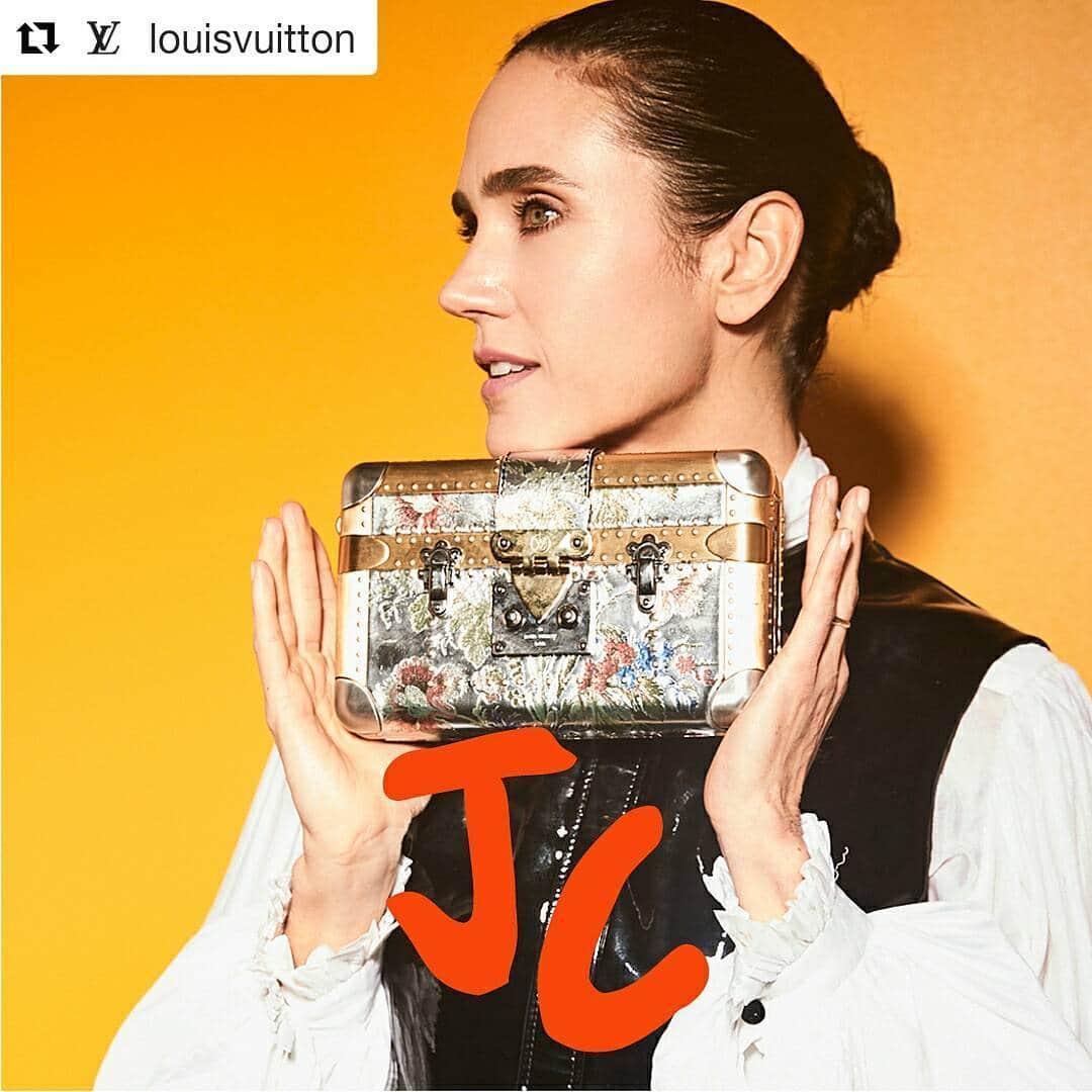 ジェニファー・コネリーのインスタグラム：「Jennifer Connelly at the opening of the #LouisVuitton Volez, Voguez, Voyagez Exhibition at the historic American Stock Exchange in New York City.  @louisvuitton #jenniferconnelly」