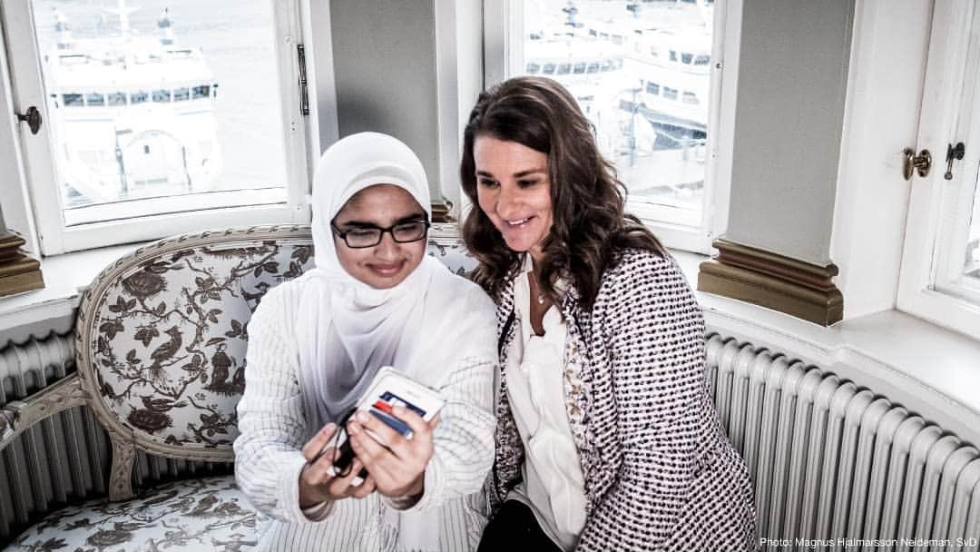 ビル・ゲイツさんのインスタグラム写真 - (ビル・ゲイツInstagram)「This brought a smile to my face. A 13 year-old Swedish reporter named Fatma interviewed @melindafrenchgates for #WorldChildrensDay.」11月22日 1時50分 - thisisbillgates