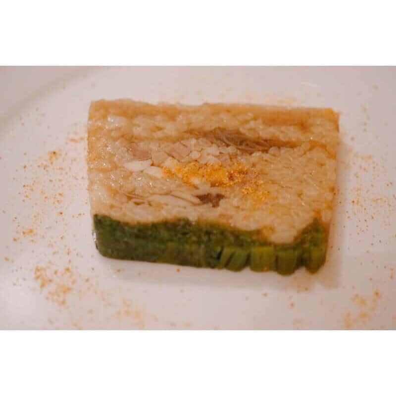 佐々木希さんのインスタグラム写真 - (佐々木希Instagram)「秋田の 『J一行樹』で夜ご飯✨ 秋田食材をふんだんに使っていて 嬉しい〜♡ 1枚目はきりたんぽのテリーヌ✨ 2枚目のスープは松茸のポタージュ✨ 最後の真鴨のローストも 感動する美味しさでした♡ あー画像見てるとお腹が空いてくる… またこれを早く食べに行くぞ！！ と思うとモチベーション上がります✨  #J一行樹#秋田#秋田食材#懐石料理#会席料理」11月21日 17時43分 - nozomisasaki_official