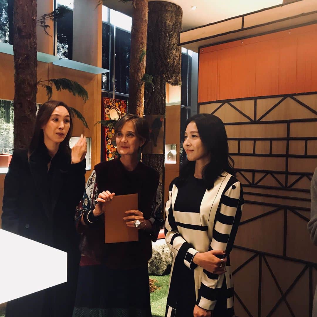 BoAのインスタグラム：「메종 에르메스 도산 파크 #파스칼뮈사르 (pascale mussard)와 함께한 쁘띠 아쉬 컬렉션. 즐거운 시간 감사합니다🤗 #hermes」