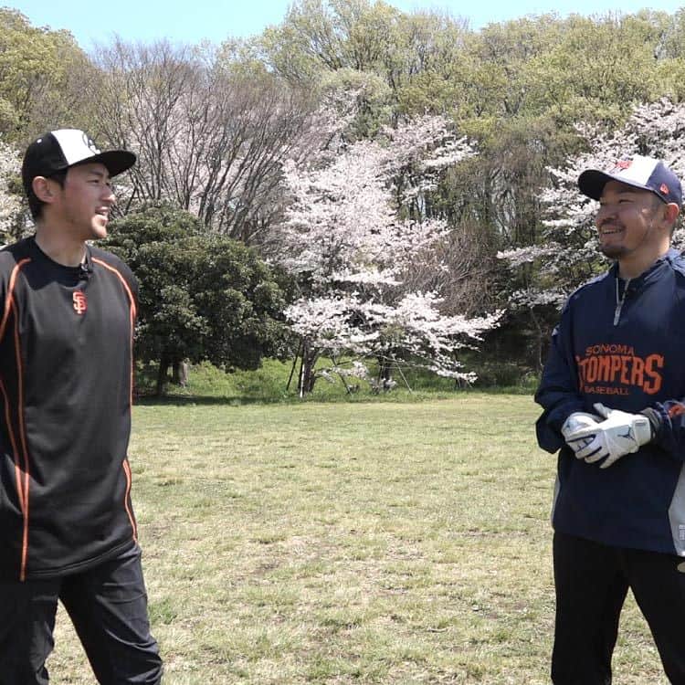 Sporta (スポルタ) のインスタグラム：「. グッドモーニング🤙🏻 最近寒くなってきています!体調管理等は大丈夫でしょうか？☝🏻 今日は ~野球編~ 【日米の野球環境の違い】ついて 三好貴士さんに聞いて見ました🙌🏻 皆さんはアメリカの野球 環境はどのような印象をお持ちでしょうか？ . 写真や動画等の詳細、続きはSportaアプリから紹介 しています🏅 . ----- Sporuta(スポルタ)の公式アカウントです! Sportaアプリではスポーツ選手、コーチによるトレーニング方や 筋肉トレーニングなど様々な動画を発信しています。 URLからアプリをダウンロードしてみて下さい。 https://www.sportaschool.com/ ----- Sportaアカウントをタグ付けもしくは【#sporta】のハッシュタグを 付けて是非投稿してみて下さい！ ----- #野球 #球児 #野球教室 #日本シリーズ #野球少年 #草野球 #青年団野球 #プロ野球選手 #甲子園 #高校野球 #野球環境 #アメリカ #日本 #日米 #sports #baseball #baseballclassroom #support #instsport #igsport #baseballplayer #baseballbear #softbank #dena #⚾ #🎬」