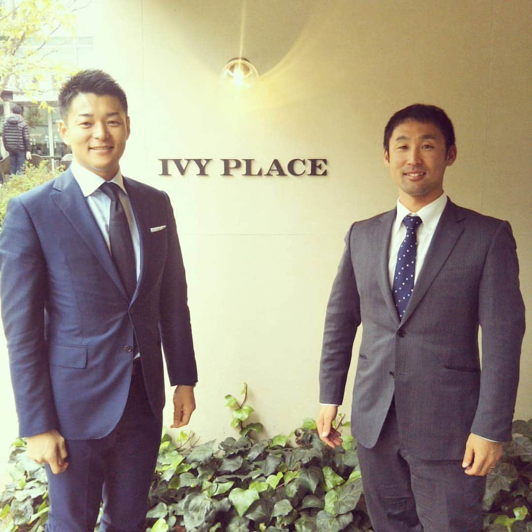 のインスタグラム：「株式会社HERO MAKERS.高森社長とランチ。元横浜ベイスターズ選手。お会いできただけで感謝です!!😉 私事ですが明日11月23日ファン感謝デーへ出席致します。鬼崎さん岩尾くんと共に引退セレモニーもして頂ける事になりました。  皆様お会いできる日を楽しみにしております。 #高森勇旗 #株式会社HEROMAKERS  #大﨑雄太朗 #埼玉西武ライオンズ #ファン感謝デー　 #引退セレモニー」