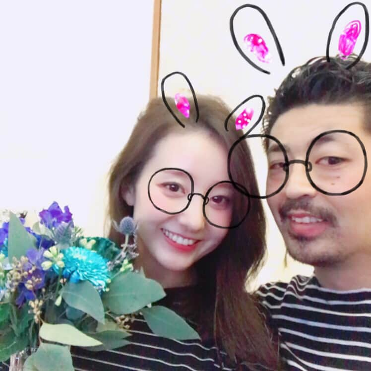 西村彩香さんのインスタグラム写真 - (西村彩香Instagram)「. . 👨🏻❤️💐 . 欲しいなー😩と思って見てたスノードーム😍 . スノードーム見ると昔からワクワクする🤩🎄❤️ . . #11月22日#いい夫婦の日#パジャマでこんばんは #いつもありがとう#これからもよろしくね #もうすぐクリスマス🎄」11月22日 21時14分 - leimoni_n