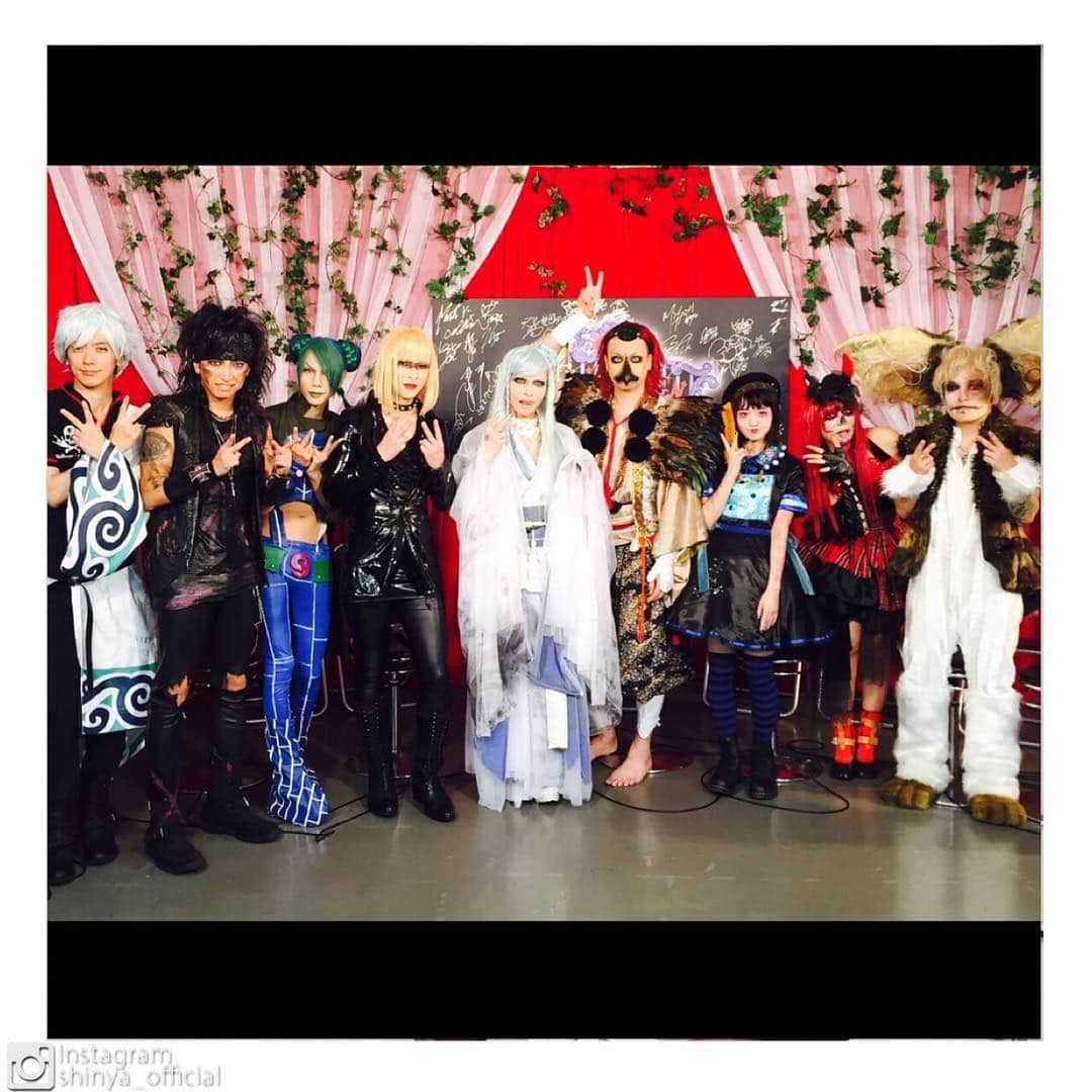 Shinyaさんのインスタグラム写真 Shinyainstagram Shinyachannel ブログマガジン11月号その3配信 徐倫 の髪の毛を染める話しと スクリレックスとセッションの話しと 自転車の話しと ドイツに住んでからの話しと 前髪パッツンの話しです Shinyachannel