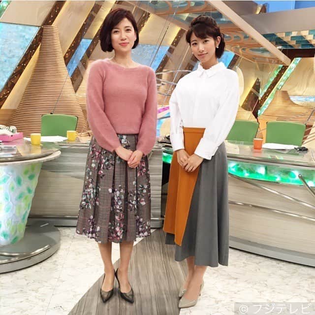 フジテレビ「とくダネ！」のインスタグラム：「皆さんこんばんは😌 今日は久しぶりにしっかり梅津アナと海老原アナのファッションチェックをお届けします💖 梅津アナはスモーキーピンクのモヘアニット、海老原アナはと襟と袖のデザインがポイントの白シャツと、アシンメトリーのスカートでした！ 今週も折り返し地点😌 頑張りましょう！ ✴️梅津アナ Tops＆Skirt☞#ANAYI ✴️海老原アナ Tops&Skirt☞#PEGGYLANA(#ペギーラナ)  #とくダネ #梅津弥英子 #海老原優香 #女子アナコーデ #スタイリスト #岡のぞみ」