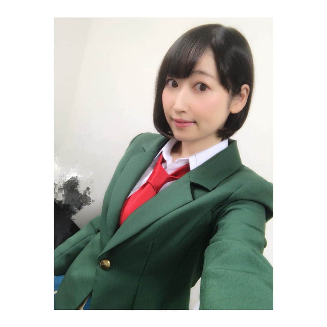 五十嵐裕美さんのインスタグラム写真 - (五十嵐裕美Instagram)「完成！きょうも相坂にネクタイを結んでもらった。 自分で撮ると、こー自分の好きな角度で撮れるから好きな顔になるよね😇 #桜Trick」11月22日 23時24分 - hiromi_ig
