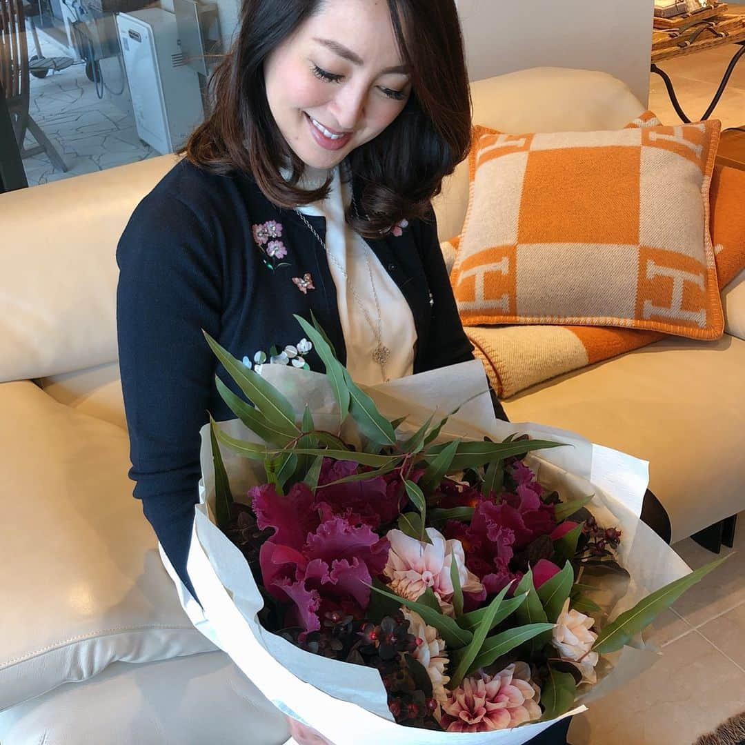 小川淳子さんのインスタグラム写真 - (小川淳子Instagram)「@maaya314 💞💖😘 素敵なお誕生日会🎂🏡 本当にありがとう〜💖 テーブルセッティングも💗 とってもとっても素敵だった〜💞 まーやとさえこが MissAdoraのニット♡ 双子ちゃんコーデで 可愛いかった🤗💗💞 私も全身 @chestynews だったから💖 みんなchestyだったね😘💞 嬉しいな💞💖🤗LOVE💖  #friends #happy #birthday #smile #beautiful #table」11月22日 23時25分 - junkoogawa1225