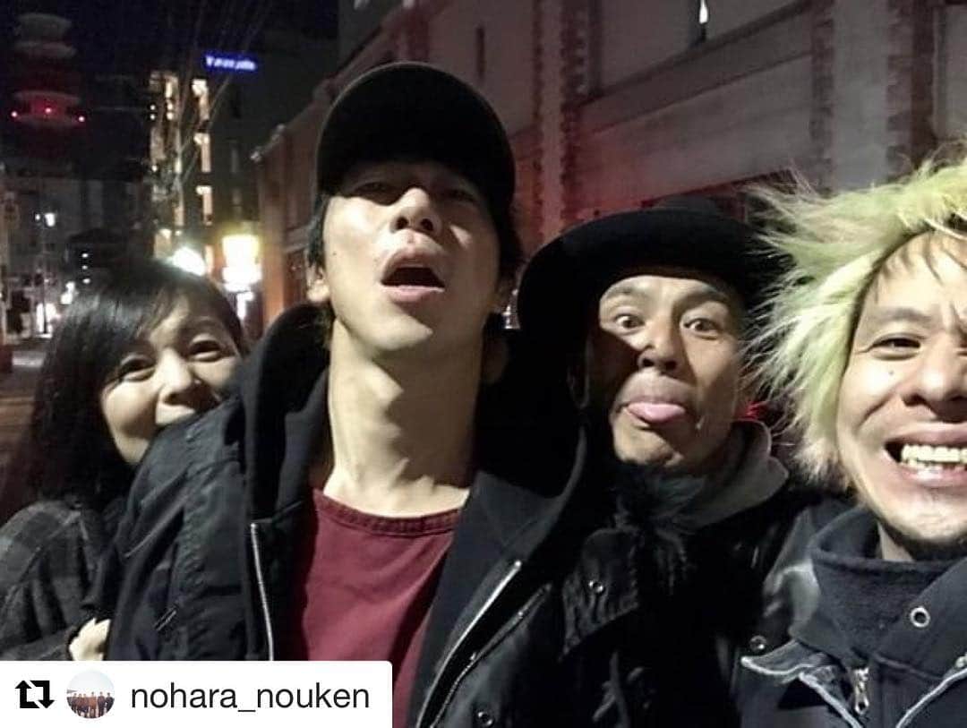 masasucksのインスタグラム：「ツアー福岡場所で、のはら農研塾のけんちゃん夫妻(めちゃ先輩)に再会できていっぱいええ話ができやした🤘🏻 大好きけんちゃん\(//∇//)\ﾊｧﾊｧ 音楽と人と人が繋がって、かげがえのない話ができる時間てマジ感謝です(^o^)/ まだまだ話したいことありやす！ #のはら農研塾 #Repost @nohara_nouken (@get_repost) ・・・ ・ the HIATUSな夜 最高のライブ最高の漢たちに パワーをもらった！ いつもありがとう！！！ 友に感謝 ・ ・ ・ #thehiatus #hiatus #細美武士 #masasucks 写メ送ってくれてありがとう😊マサ❣️」