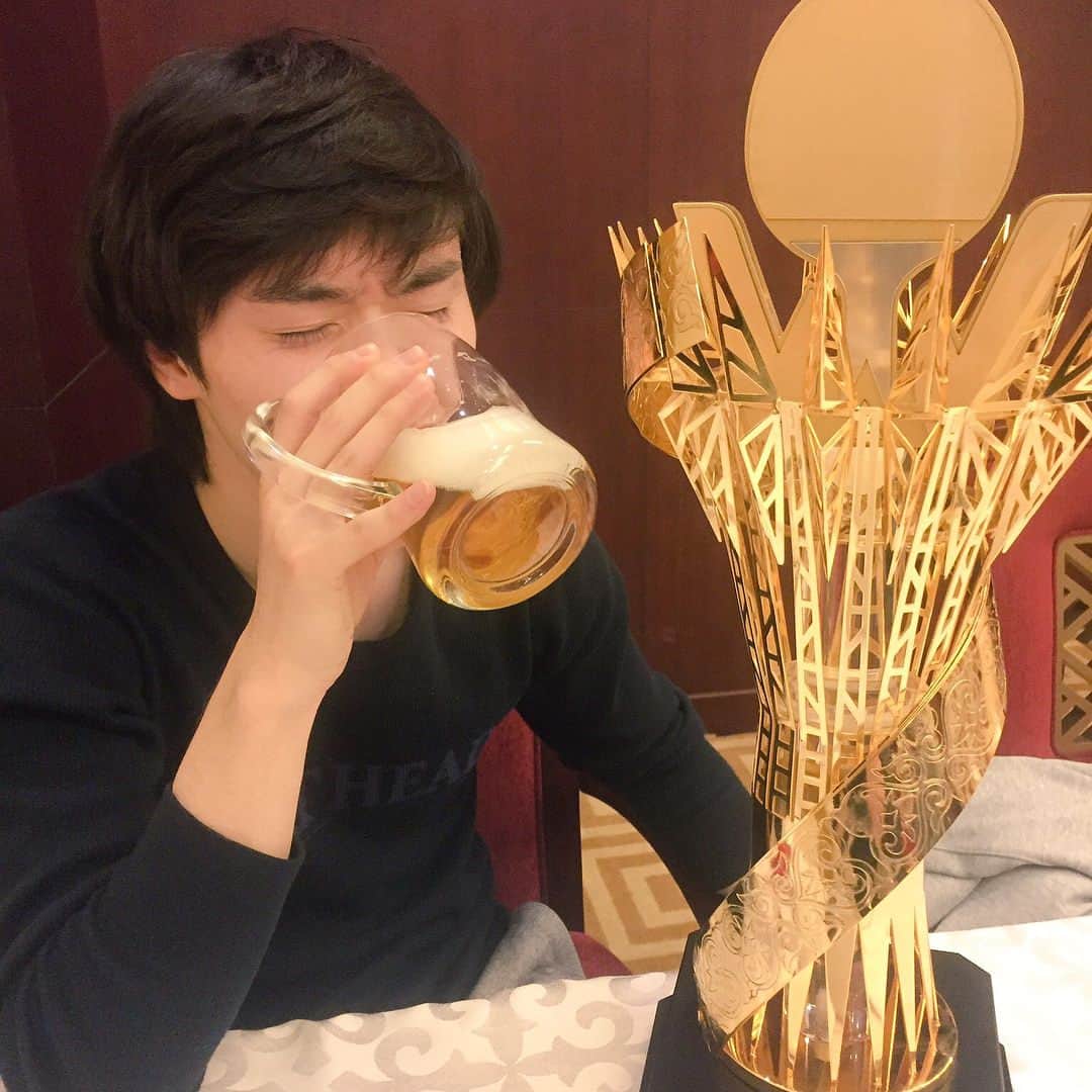 森薗政崇のインスタグラム：「祝杯。これから日本へ帰ります！」
