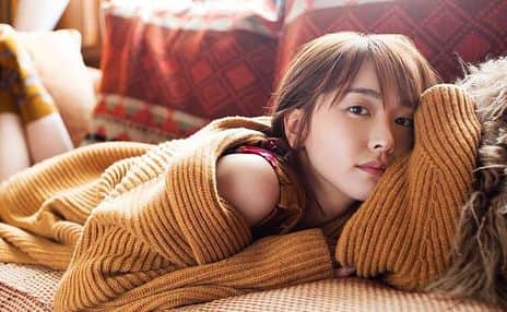 新垣結衣（ファンアカウント）さんのインスタグラム写真 - (新垣結衣（ファンアカウント）Instagram)「。 GMOクリック証券 「Life is Precious」 📷  #新垣結衣 #aragakiyui #ガッキー」12月18日 15時50分 - aragakiyui_fanspage