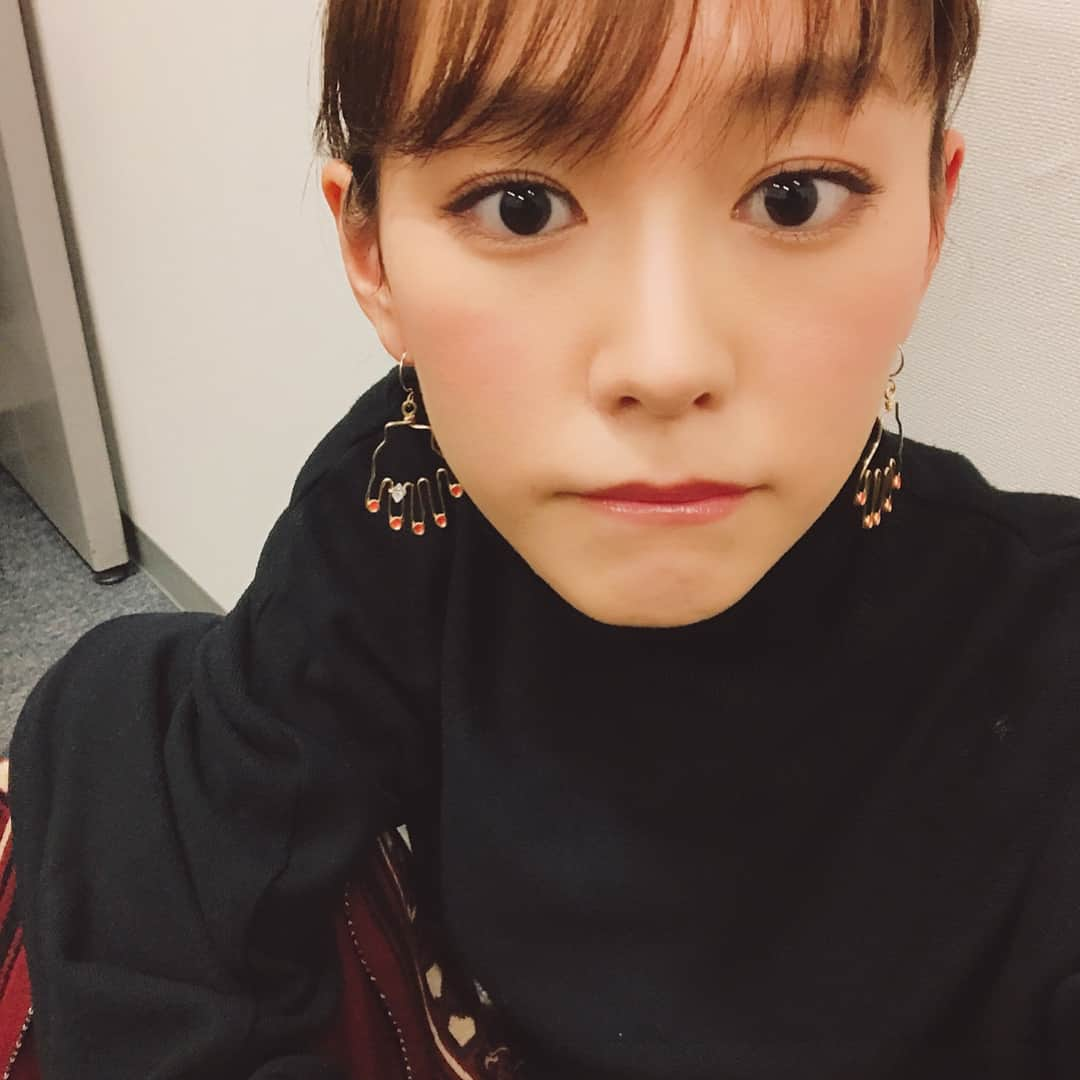 桐谷美玲さんのインスタグラム写真 - (桐谷美玲Instagram)「最近のお耳事情とお指事情。 お気に入り🙆💕」12月18日 17時12分 - mirei_kiritani_