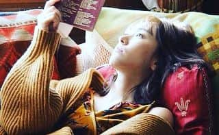 新垣結衣さんのインスタグラム写真 - (新垣結衣Instagram)「全部全部可愛い！！！ 最後の髪型すごい好み😍 たくさんテレビに出てくれるのは嬉しいけどしっかり休んでほしいな… 「Life is Precious」  #新垣結衣#ガッキー#新垣結衣好きな人と繋がりたい #可愛い#ガッキー1番#GMOクリック証券」12月19日 6時27分 - yui_aragaki_funpsage611