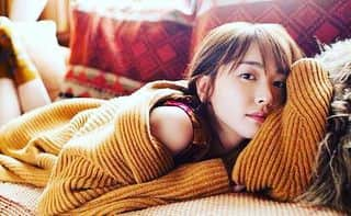 新垣結衣さんのインスタグラム写真 - (新垣結衣Instagram)「全部全部可愛い！！！ 最後の髪型すごい好み😍 たくさんテレビに出てくれるのは嬉しいけどしっかり休んでほしいな… 「Life is Precious」  #新垣結衣#ガッキー#新垣結衣好きな人と繋がりたい #可愛い#ガッキー1番#GMOクリック証券」12月19日 6時27分 - yui_aragaki_funpsage611