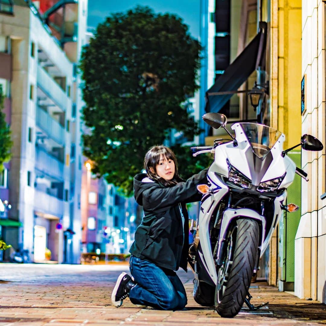 ふわり結愛のインスタグラム：「初のイタリア街🇮🇹 #motocrcyle #motorsport #japan #honda #hondaが好きだ #cbr #cbr400r #nc47 #バイク #バイク女子 #バイクがすきだ #元グラビアアイドル #元bagus専属グラビアアイドル #av女優 #sod #月刊sodアルバイト #君に惚れた #プライムエージェンシー #ナイツー #イタリア街」