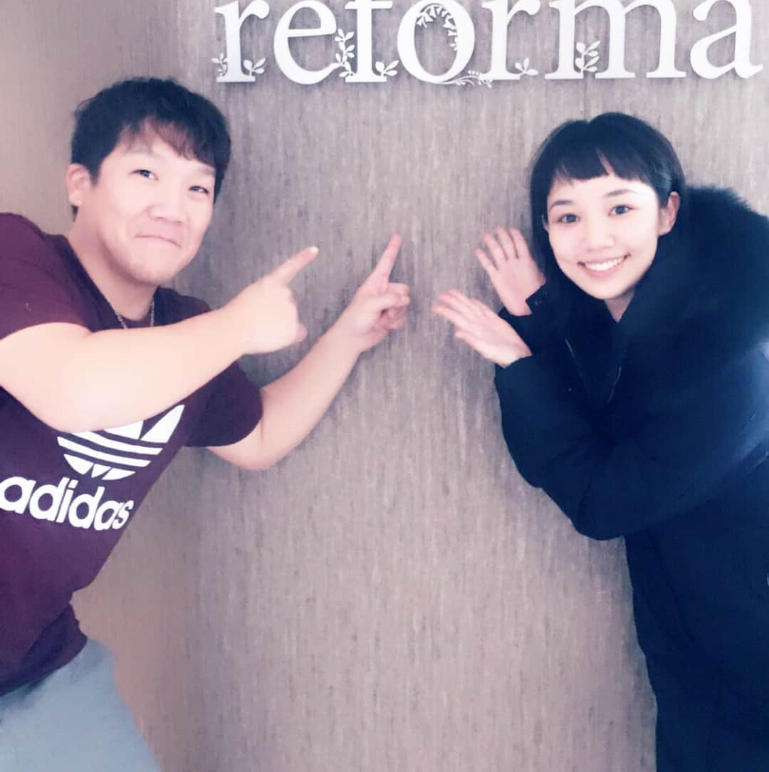 咲妃みゆさんのインスタグラム写真 - (咲妃みゆInstagram)「メンテナンスに…🍀 関西在住の頃からずーっとお世話になっている「reforma(レフォルマ)」さんの都内のお店へ。普段は主に大阪の店舗にいらっしゃる“兼本浩誉”先生が、ご多忙のなか東京にいらっしゃるとのことで😆 . あっという間に身体が元気を取り戻しました✨また明日から頑張れそうです！兼本先生に久しぶりにお会いできて、なんだかとても安心しました☺️身体も心もエネルギー満タンにしてくださる「reforma」さん、兼本先生…✨感謝です！ . ワタクシ、完全なるノーメイク😳 失礼しましたー💦 . #reforma  さん #兼本浩誉  先生 #美姿勢 #むくみ改善 #整顔 #感謝 💕」12月19日 21時41分 - miyusakihi