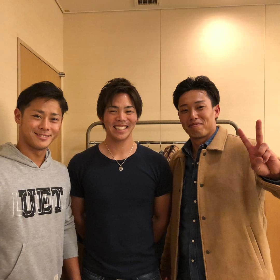 加藤翔平さんのインスタグラム写真 - (加藤翔平Instagram)「今日はこの３人でトークショーやってきました！ たくさんお集まり頂き、ありがとうございました。 ３人で好き勝手やらせて貰い、短い時間でしたが楽しかったです。 肘井と大河は相変わらず先輩をなめてましたー！」12月19日 21時53分 - sho328hei