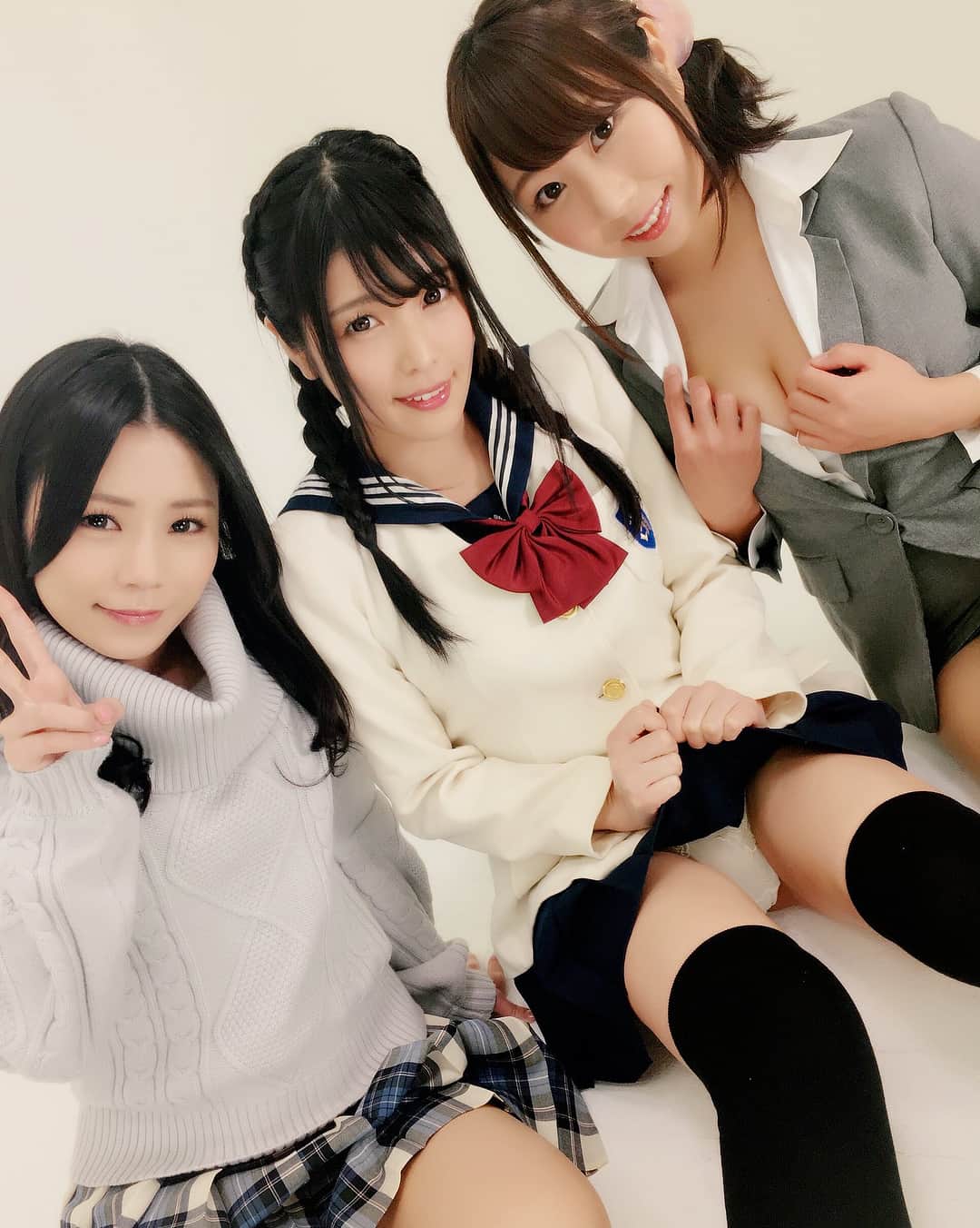 新村あかりのインスタグラム：「12月19日ガン見隊さんで撮影したときの！」