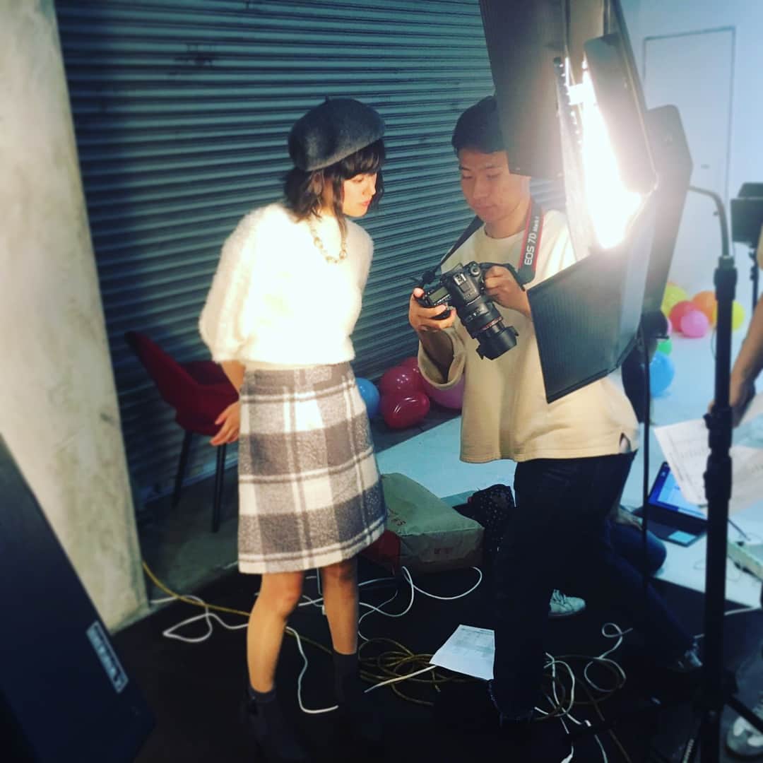 三島ゆかりさんのインスタグラム写真 - (三島ゆかりInstagram)「SunnyDayGirls 待望のNEWシングル 『Winter Lover』 好評発売中です💿 スーパードーム各店舗景品カウンターにてGETしてくださいね💓😊 できれば大和高田店で👍 #superdome #imagegirl #sunnydaygirls #3rd #single #cd #nowonsale #スーパードーム大和高田店 #景品カウンター #お買い求めください #dvd #オリジナルカード #三島ゆかり #報告 #よろしくお願いします #パチンコ #パチスロ #奈良 #大和高田市 #followme」12月20日 13時36分 - apple340