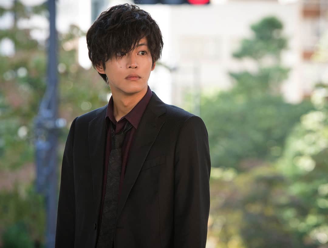 dTVさんのインスタグラム写真 - (dTVInstagram)「・ dTVオリジナルドラマ「不能犯」配信まで後2日 👁‥‥‥‥‥‥‥‥‥‥‥‥‥‥‥‥‥‥‥‥‥👁 ということで、松坂桃李さん演じる宇相吹正 の 超クールで格好いいドラマの場面写真を一挙大公開！！ ・ NHKで放送中の「わろてんか」にも出演中の松坂さん、 ドラマ「不能犯」ではこれまでのイメージを一新して 初のダークヒーローを演じてます！！ ・ #dTV #不能犯 #愚かだね人間は #宇相吹正 #松坂桃李 #多田友子 #沢尻エリカ #ドラマ不能犯 #1222 #配信開始 #映画不能犯 #0201 #劇場公開 #永井大 #MEGUMI #永尾まりや #鈴之助 #森岡豊  #井澤勇貴 #萩原みのり #伊藤ゆみ #平岡祐太 #佐藤仁美  #内藤瑛亮 #GLIMSPANKY #宮月新 #神崎裕也」12月20日 14時14分 - dtv.pr