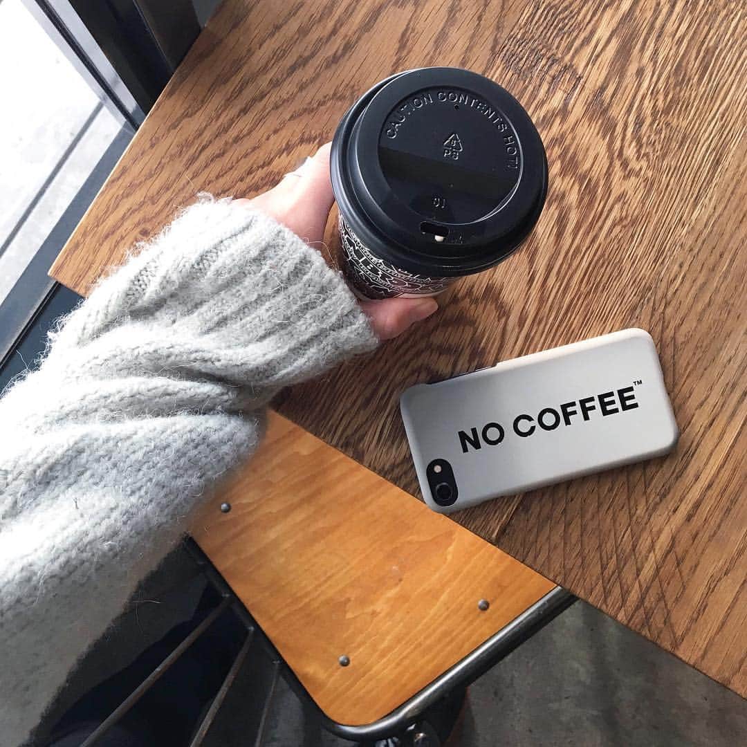 左近鈴乃さんのインスタグラム写真 - (左近鈴乃Instagram)「. NO COFFEEのiPhone ケースかわい ♡ ただここはBrooklynです☕️（笑） . #nocoffee #brooklynroastingcompany」12月20日 17時29分 - suzuno_sakon