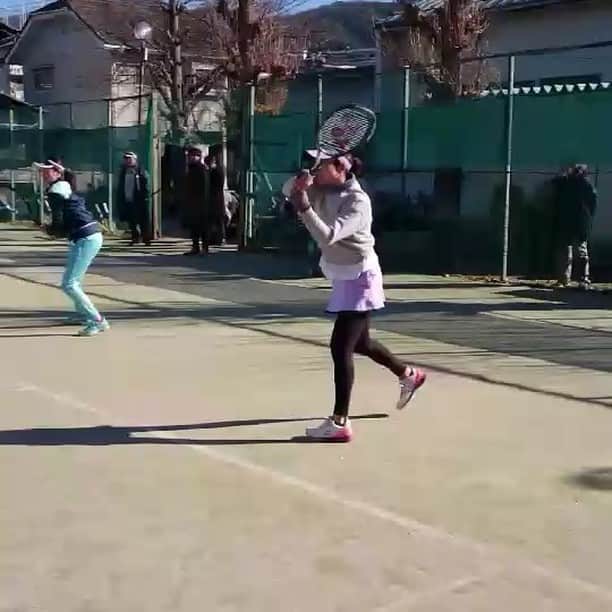 瀬間友里加のインスタグラム：「Good morning:)先日の学校訪問🎾高校生とのラリー😎楽しいね☺️#matsumoto #ellesse #tennis #practice」