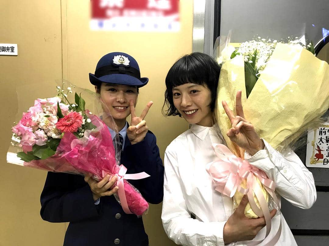 TBS「監獄のお姫さま」のインスタグラム：「みなさん。#監獄のお姫さま 最終回を迎えて2日経ちました。 #プリプリロス になってませんか？ #最終回がTVerで無料配信中です！ #ぜひ何度でも見直してね #最終回 #グッとくる言葉たくさんありました #しのぶの言葉 #経験値だいぶ上がりました #当たり前だと思ってたことが身にしみました #人の善意とか優しさとか弱さとか #あとお節介とか #ぜひ見直してください #そして #3月23日にはDVD-BOXも発売です！」