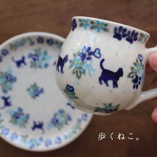 namiのインスタグラム：「*** 歩くねこ。 * * #polishpottery #hotapotashop #hotapota #ポーランド食器 #ポーランド陶器 #ポーリッシュポタリー #ポーリッシュポタリーのある暮らし #ねこ部 #ねこあつめ」