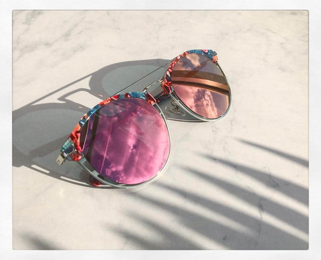 MAD JOURNEYのインスタグラム：「MDJ-06 BLUMB _____________ #madjourney  #mdjhawaii #mdj06blumb #hawaii #honolulu #waikiki #travel #fashion #sunglasses  #sweet . . #マッドジャーニー #sweetハワイ #撮影#サングラス#旅」