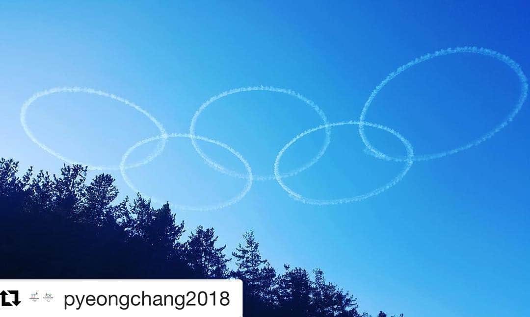 ペニー・クームズさんのインスタグラム写真 - (ペニー・クームズInstagram)「The most beautiful sky... 🤩🤩🤩🤩 #Repost @pyeongchang2018 (@get_repost) ・・・ The Olympic Rings drawn on the beautiful sky of PyeongChang. 오늘 더 푸르른 평창 하늘에 새겨진 올림픽 오륜마크! ___________ #PyeongChang2018 #Olympics #50daystogo #OlympicRings #sky #view #beautiful #instapic #평창동계올림픽 #올림픽 #오륜기 #마크 #하늘 #하늘사진 #2018평창」12月21日 20時34分 - pennycoomes