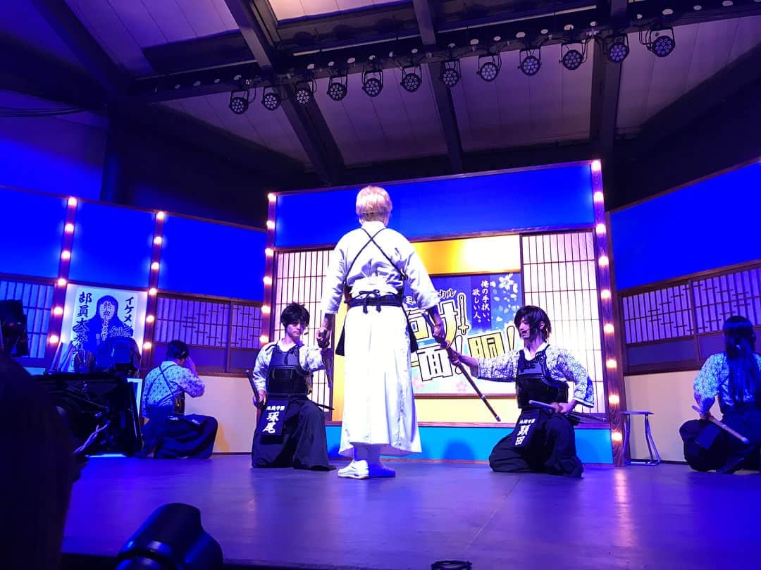 TBS「監獄のお姫さま」のインスタグラム：「#プリプリ 第7話放送まであと7時間！  #洋子の過去が明らかに  #イケメン剣道ミュージカル俳優に#AMEMIYA さんが登場 #赤坂でミュージカルの撮影 #土砂降りでした #あれ？ #あれ？ #AMEMIYA さん？？ #第7話をみて #よーくチェックしてみてね #今日は早めに帰って #プリプリの為に #準備満タンにしようね」