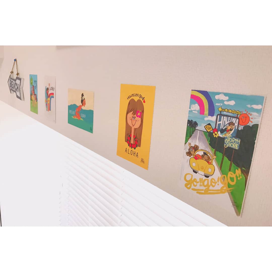 紗綾さんのインスタグラム写真 - (紗綾Instagram)「大好きな画家さんのカレンダーが届いた🐻🌴☀️🌈 来年から毎月めくるのが楽しみ〜😝❤️ 家の壁にもポストカードいっぱい貼ってあるんだぁ🌈☀️🏄🏼‍♀️ @ayan0220」11月28日 15時57分 - saaya_official_