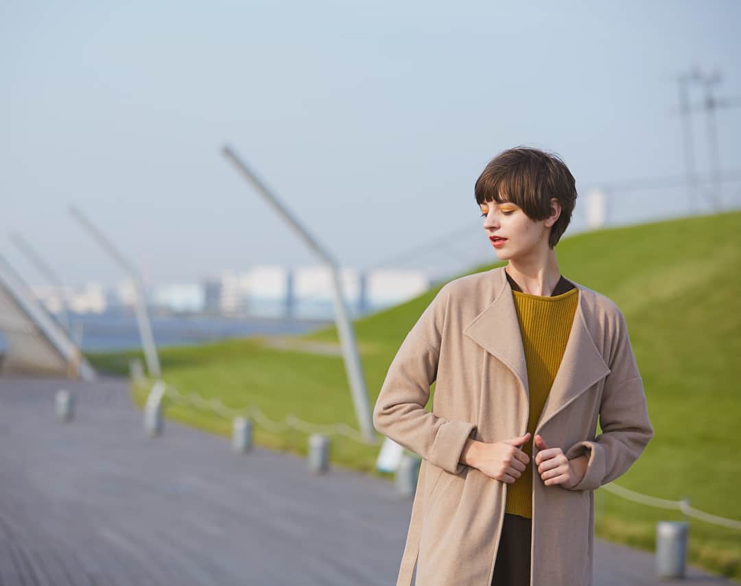 furryrate officialのインスタグラム：「#hitone ▸▸ #coat . ✔︎ ボンディング起毛トッパーコート ¥8,600+tax［ 品番：172NA086 ］ Mocha / Gray beige / Charcoal / Navy / Bordeaux . #furryrate #zozotown #toppercoat #wintercoat #fashion #2017aw」