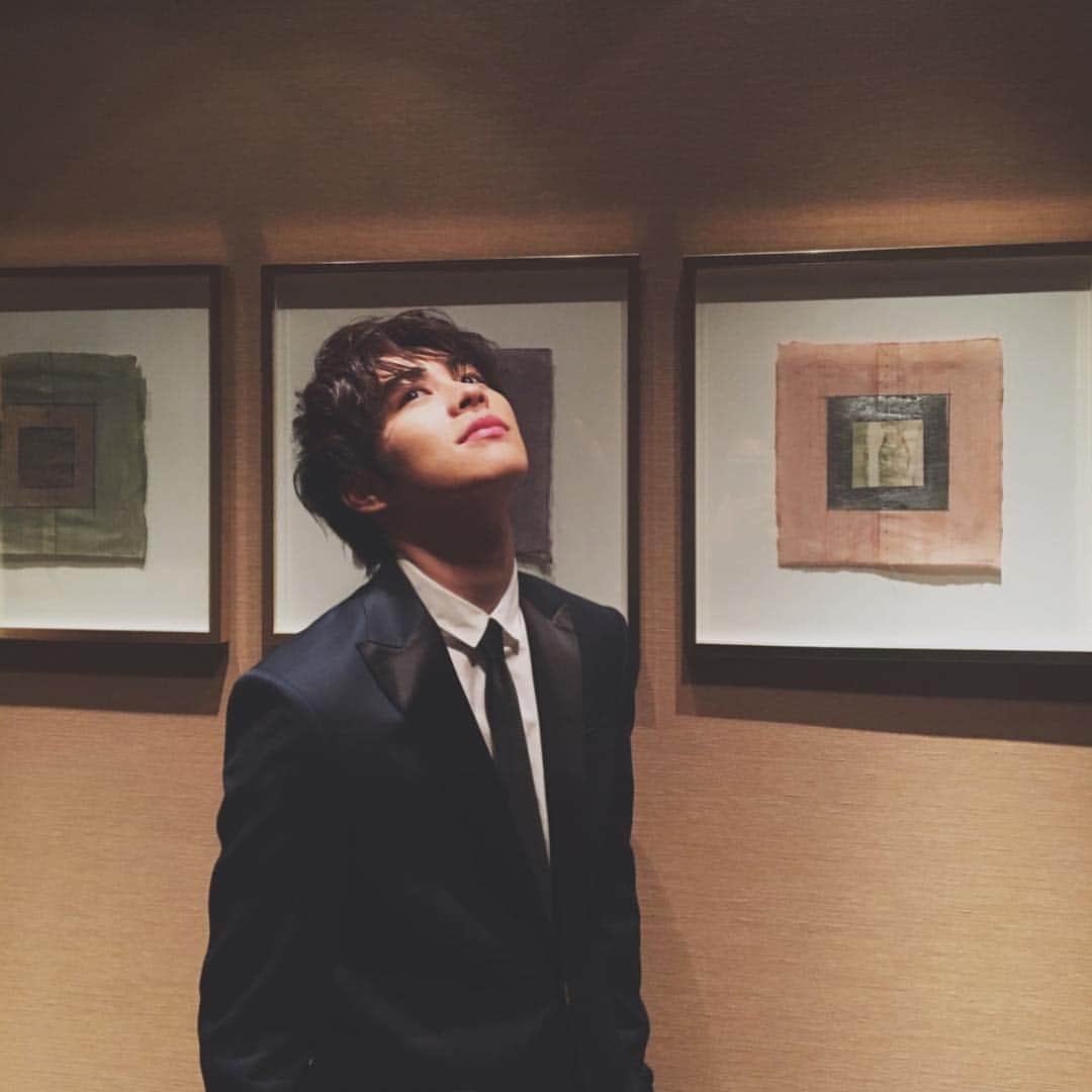 西銘駿さんのインスタグラム写真 - (西銘駿Instagram)「たまにはスーツ姿もどうですか？  #オーファンブラック #記者会見」11月29日 20時24分 - nishime_shun_official